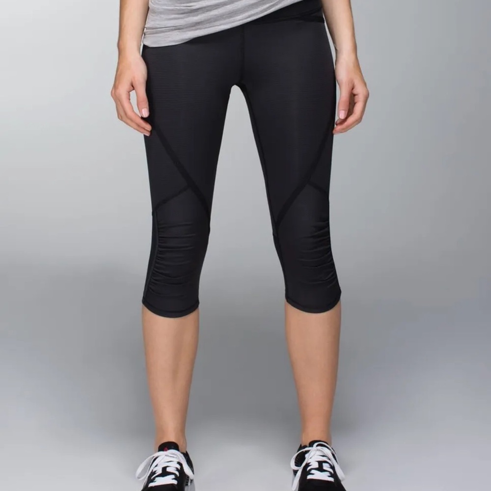 Lululemon Run Pace Crop